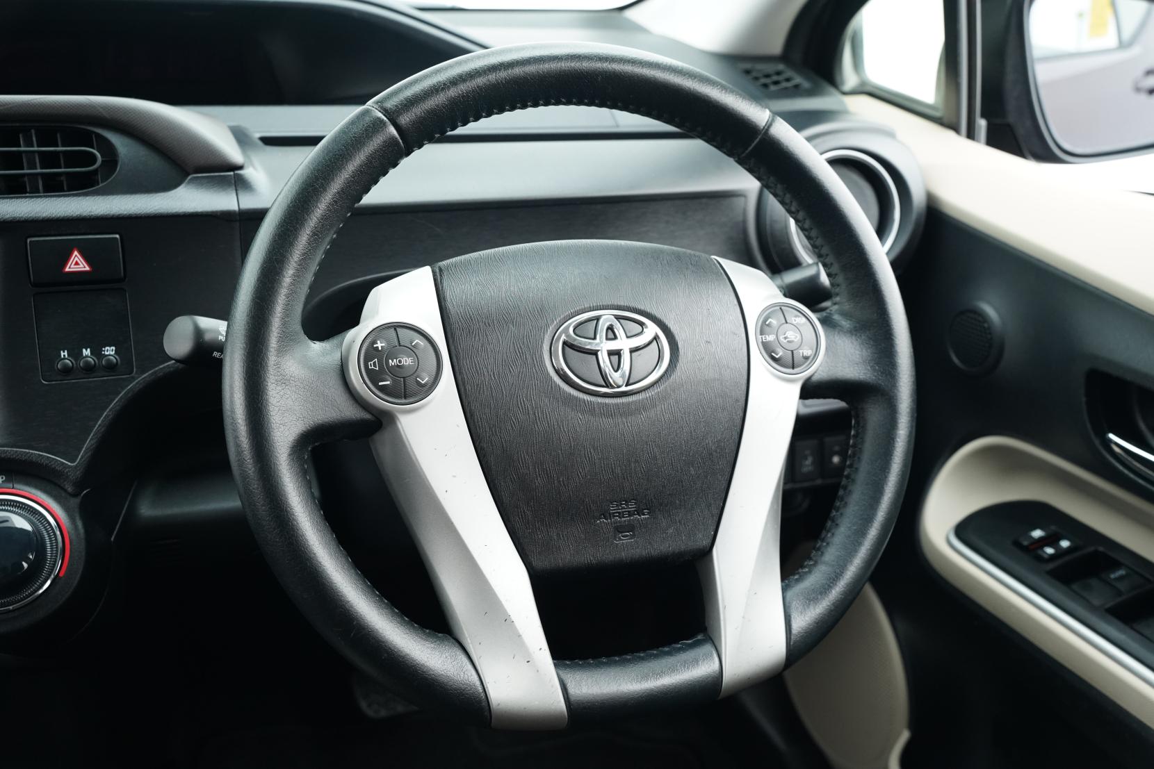 Toyota Aqua 1.5 G PUSH START