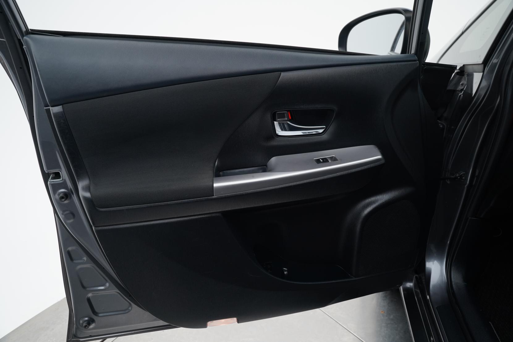 Toyota Prius 1.8 Alpha S 5 Seater