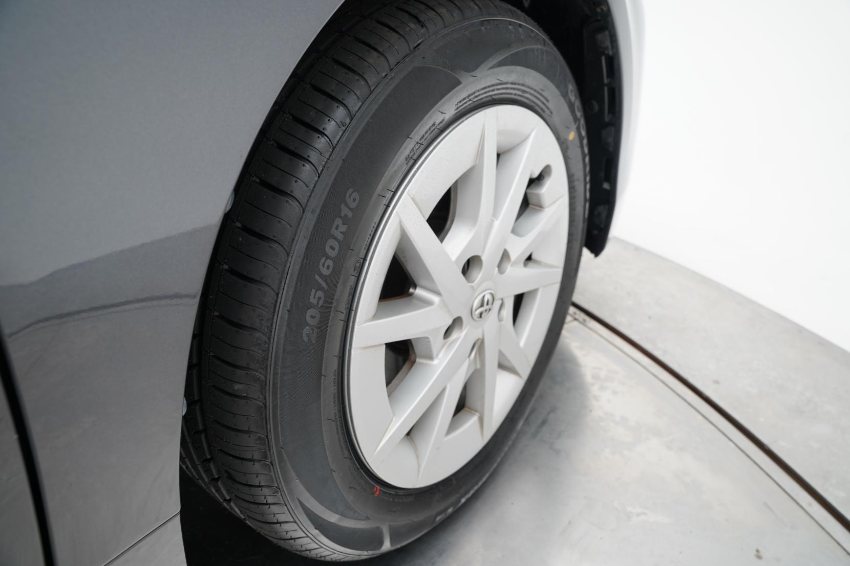 Toyota Prius 1.8 Alpha S 5 Seater