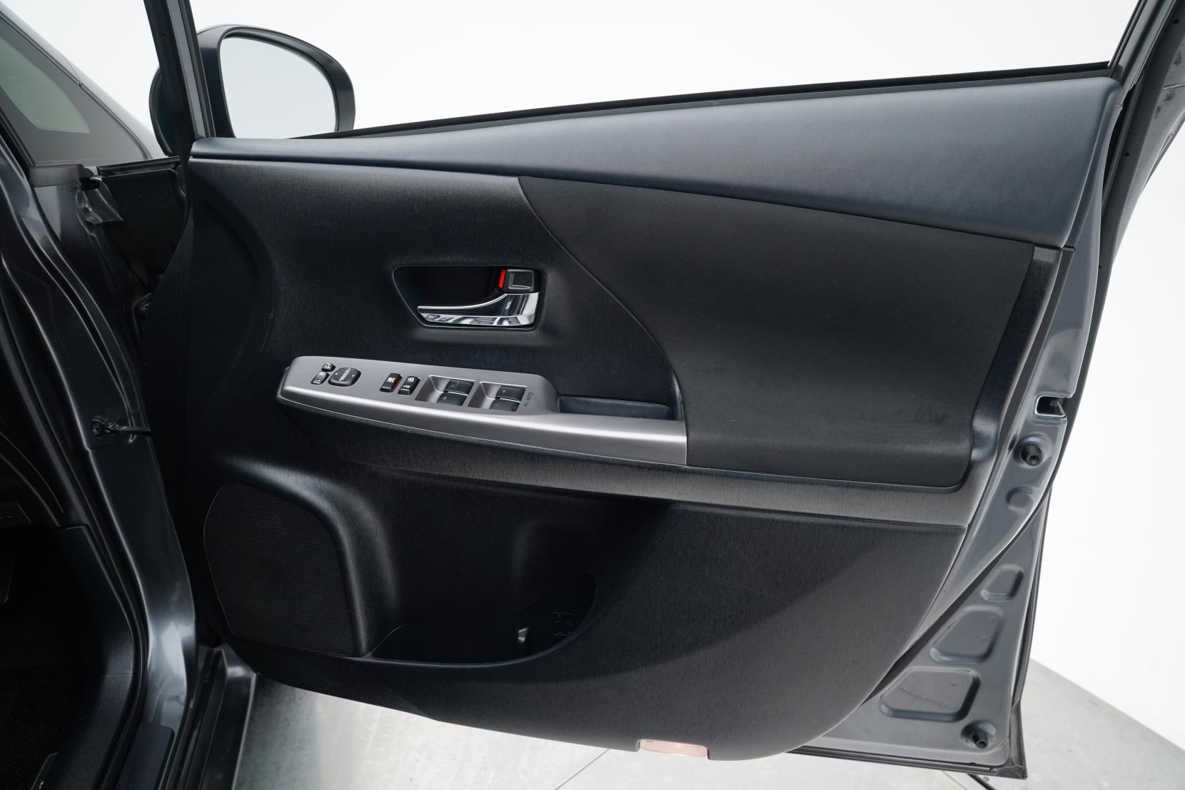 Toyota Prius 1.8 Alpha S 5 Seater