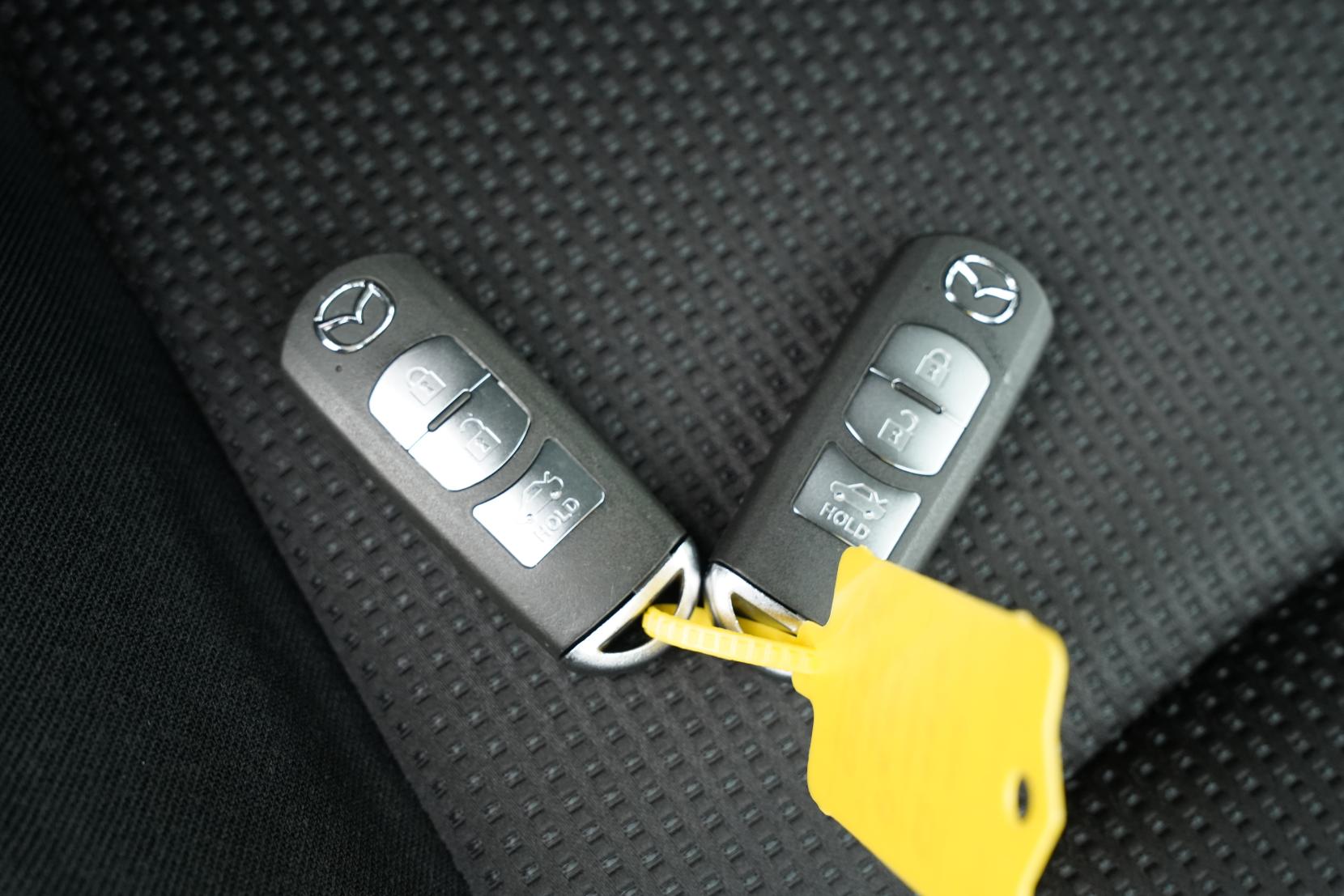 Mazda Axela 2.0 20E SKYACTIV