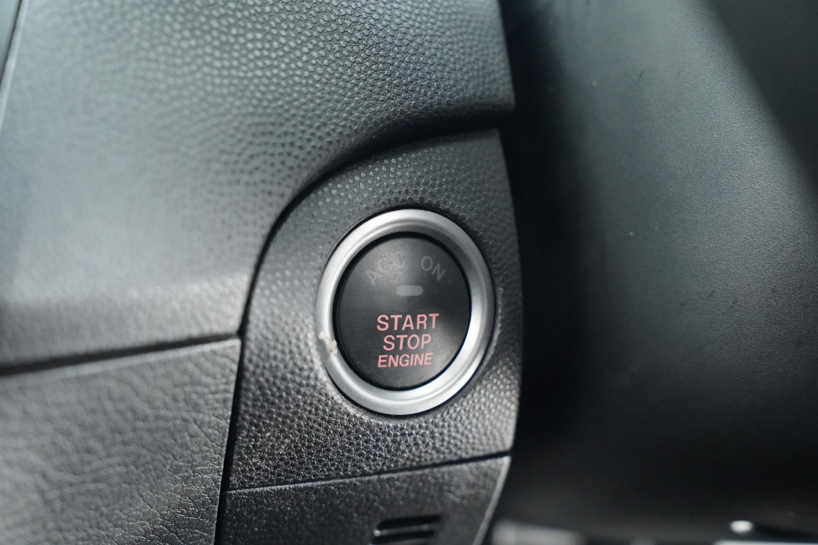 Mazda Axela 2.0 20E SKYACTIV