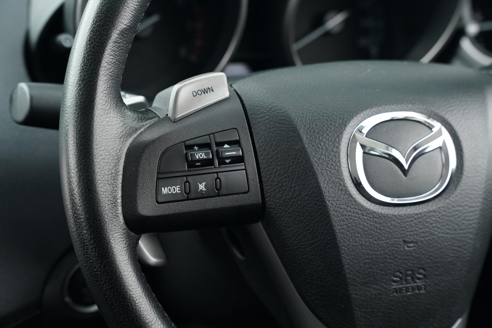 Mazda Axela 2.0 20E SKYACTIV