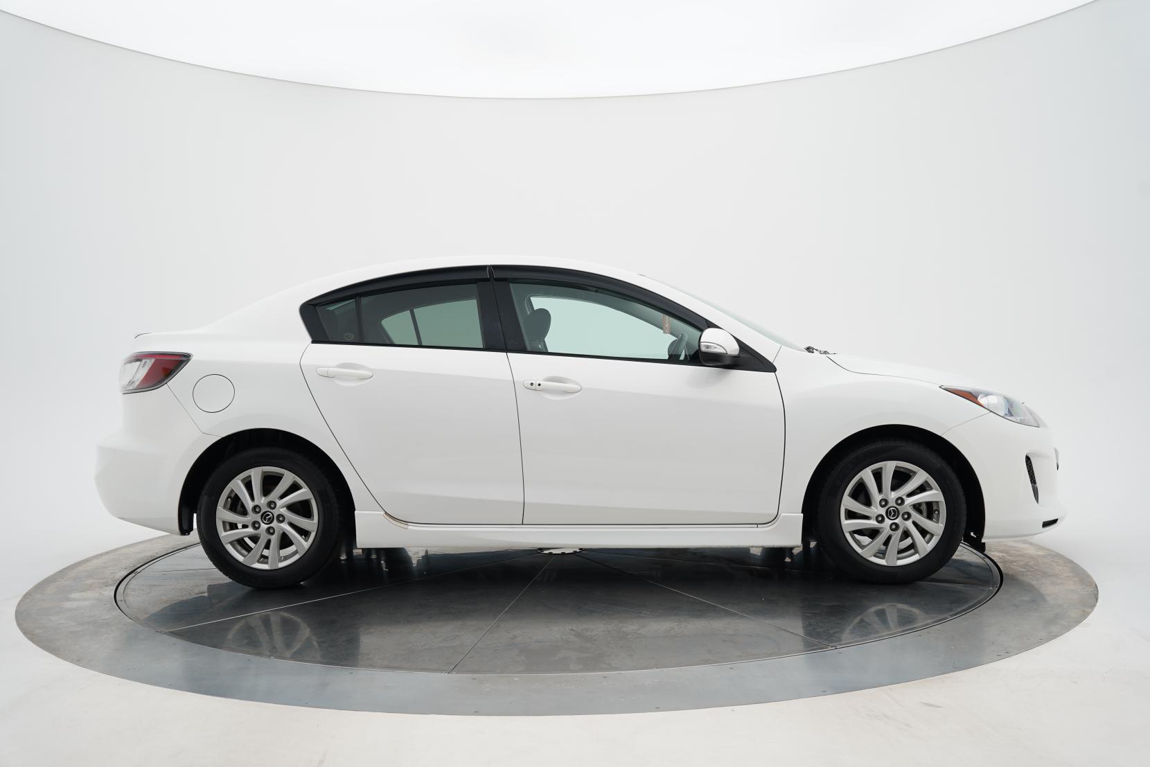 Mazda Axela 2.0 20E SKYACTIV