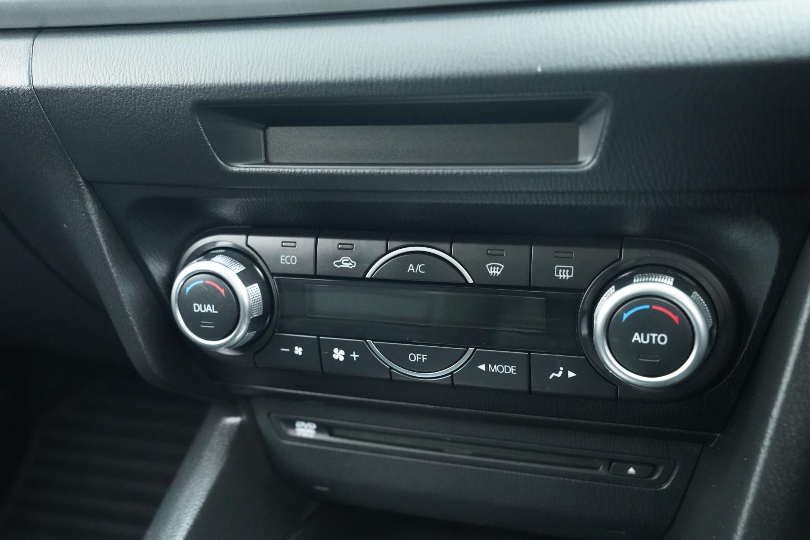 Mazda Axela 2.0 Hybrid S