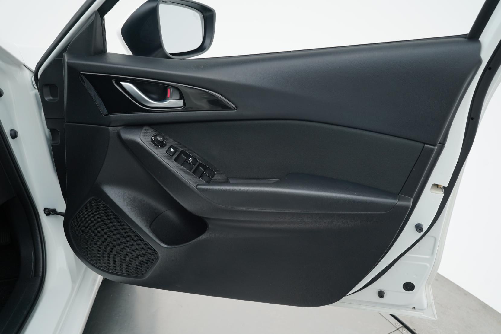 Mazda Axela 2.0 Hybrid S