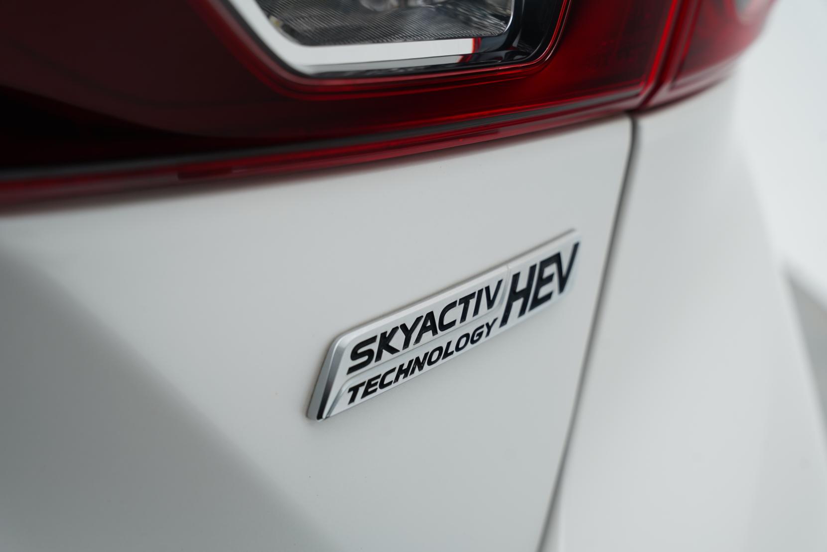 Mazda Axela 2.0 Hybrid S