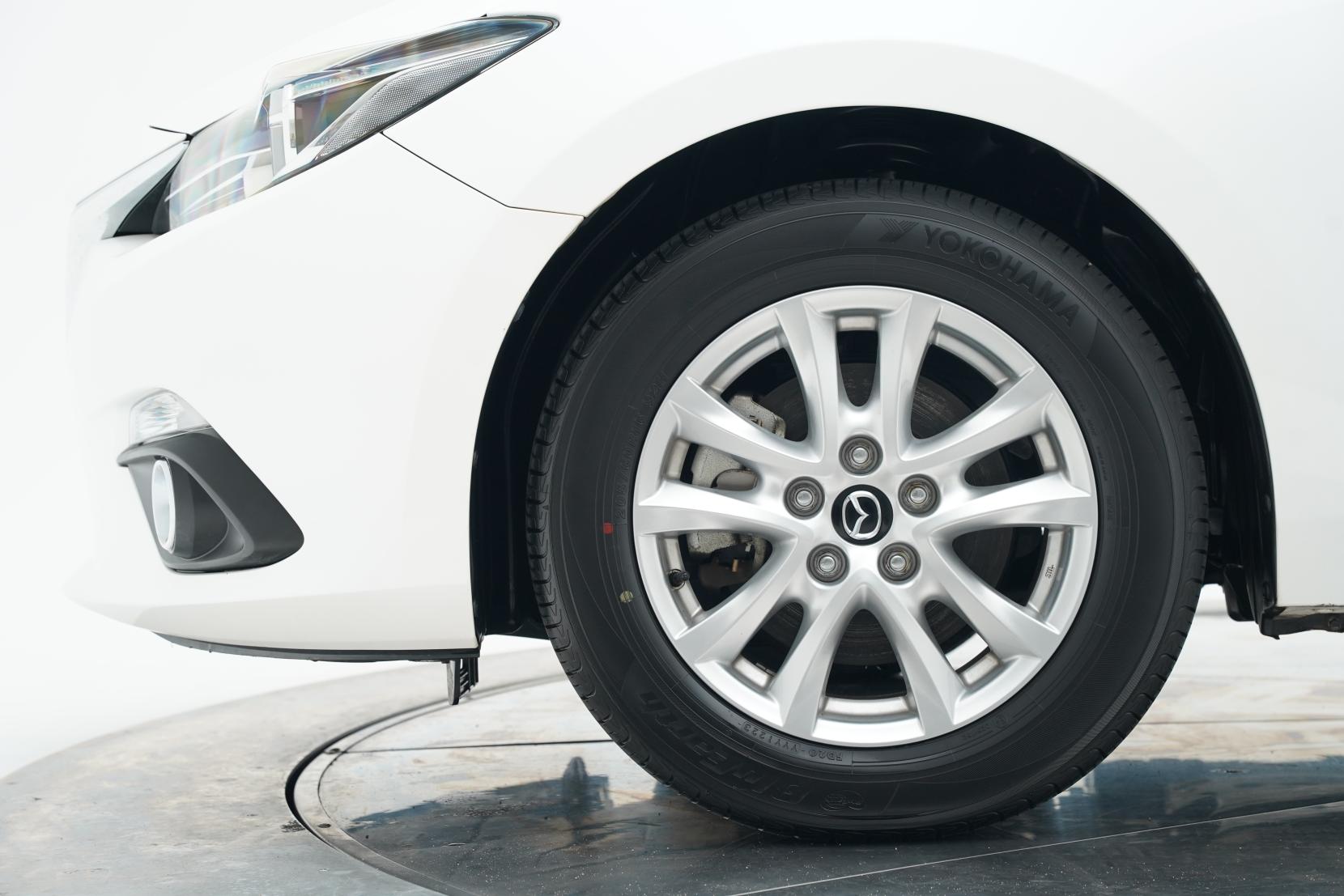Mazda Axela 2.0 Hybrid S