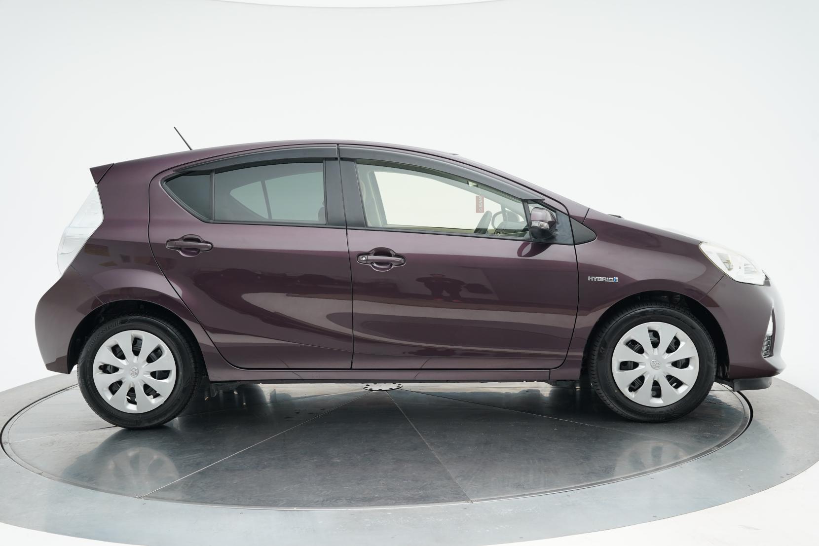 Toyota Aqua 1.5 S Push Start