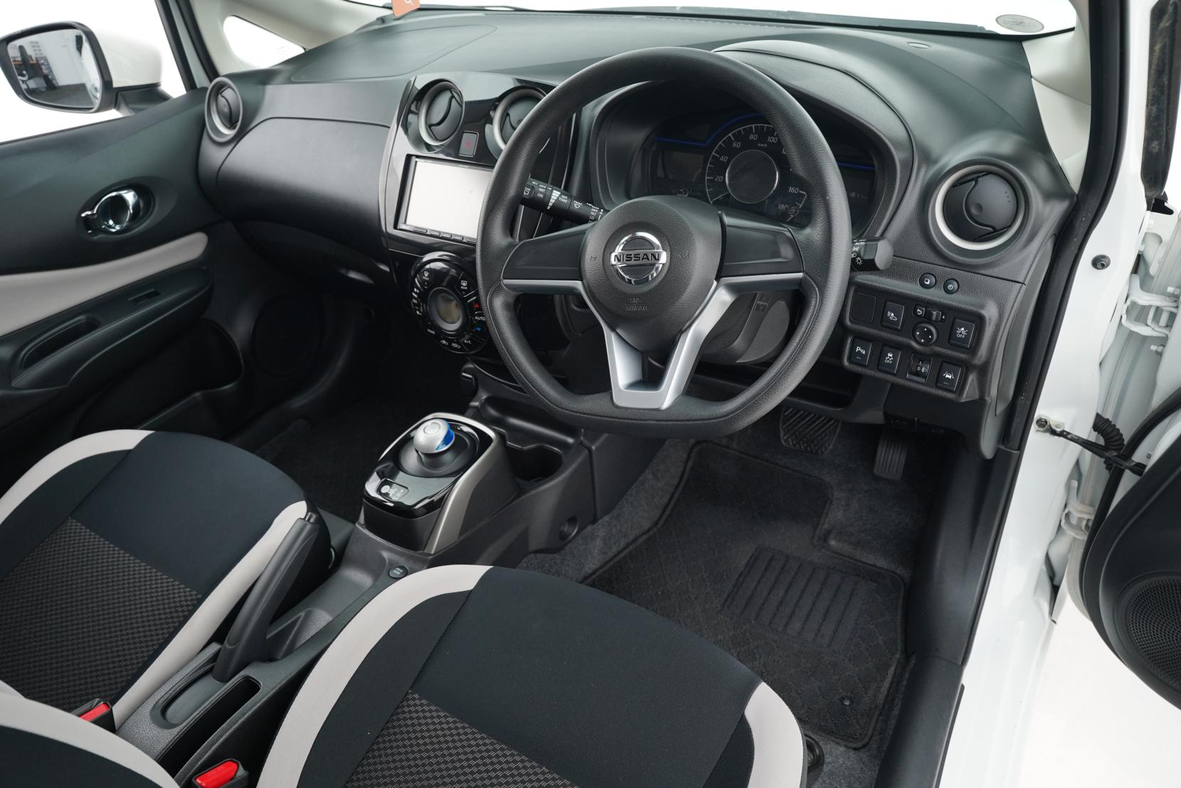 Nissan Note (2004–present) E-power Hybrid B