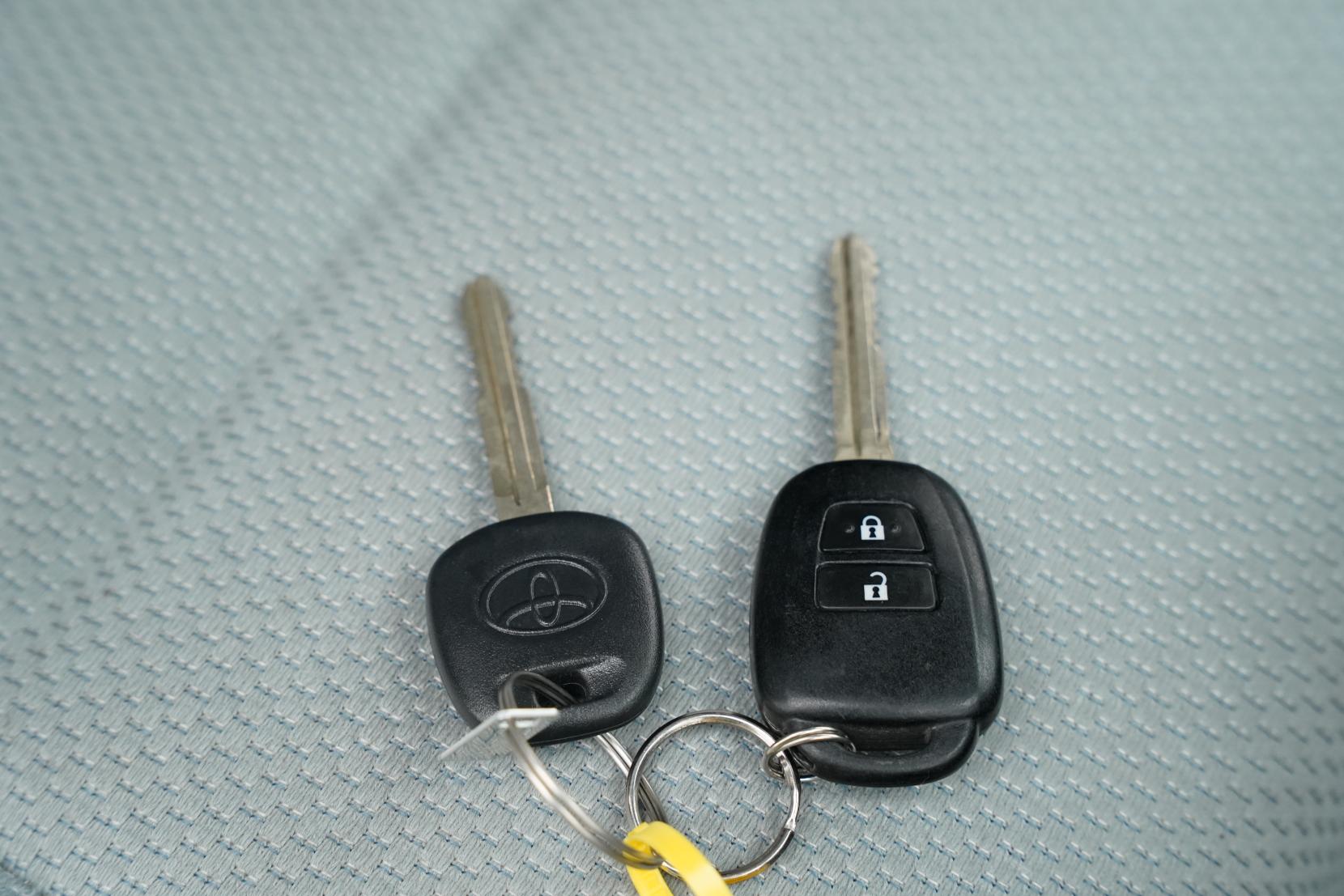 Toyota Aqua 1.5 Hybrid L