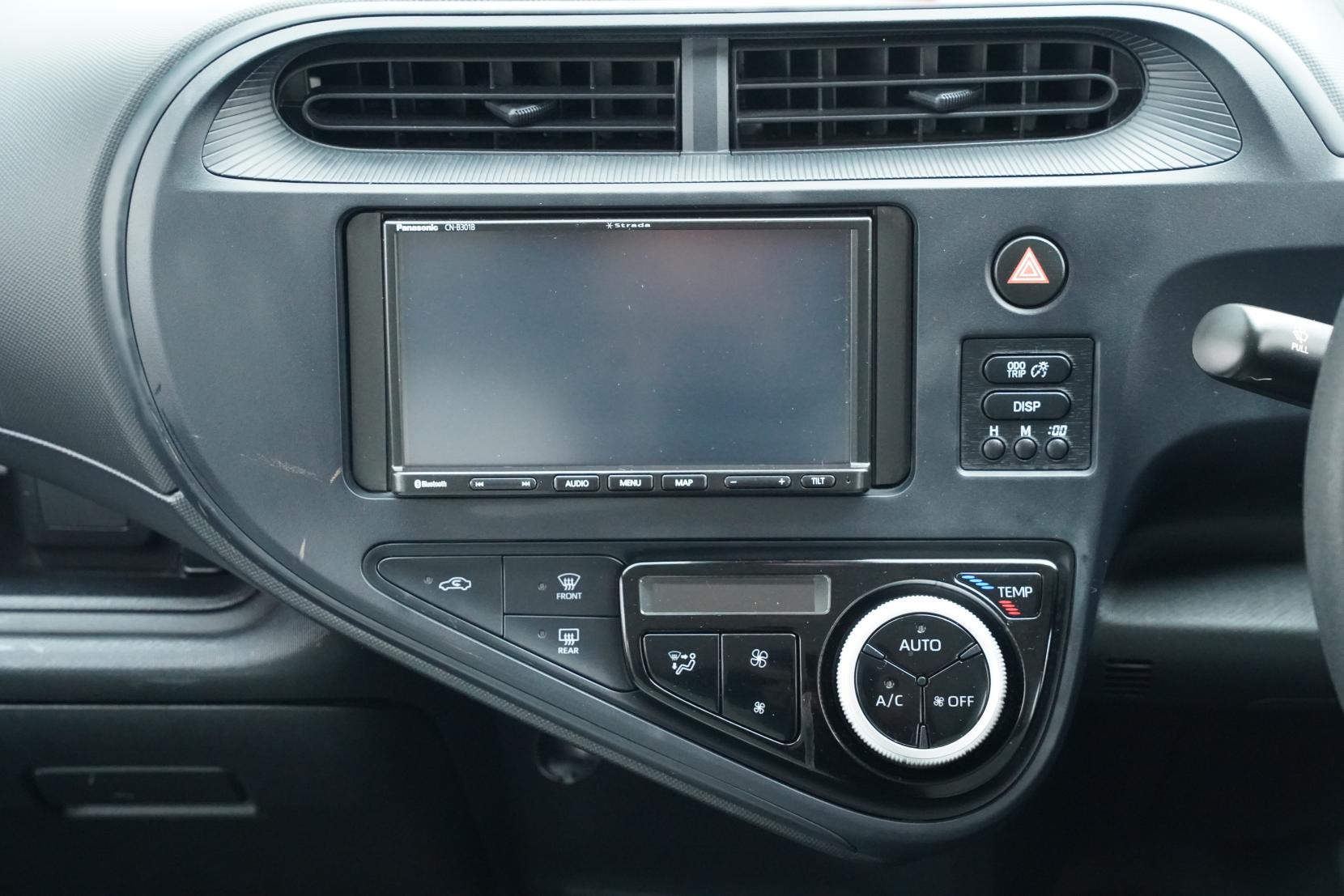 Toyota Aqua 1.5 Hybrid L