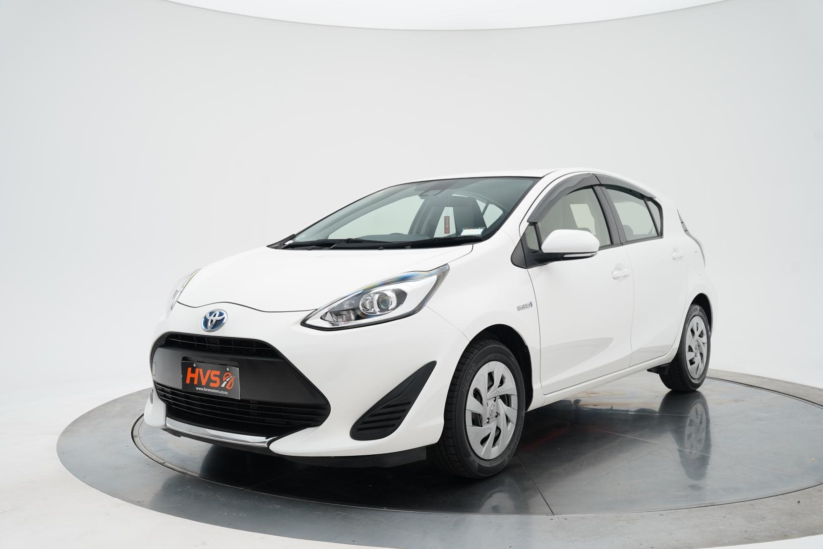 Toyota Aqua 1.5 Hybrid L