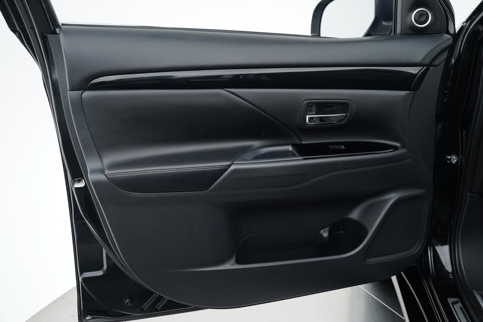 Mitsubishi Outlander 2.0 PHEV 4WD G PREMIUM PACKAGE