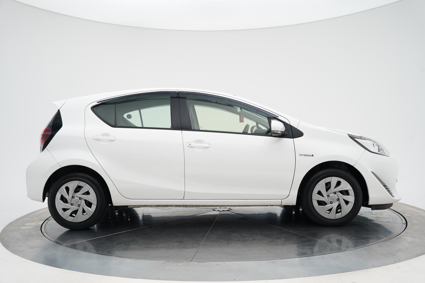 Toyota Aqua 1.5 L Hybrid TSS