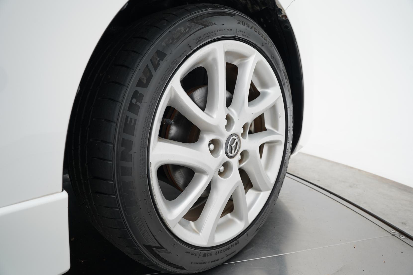 Mazda Axela 2.0 SPORTS 20S- SKYACTIVE