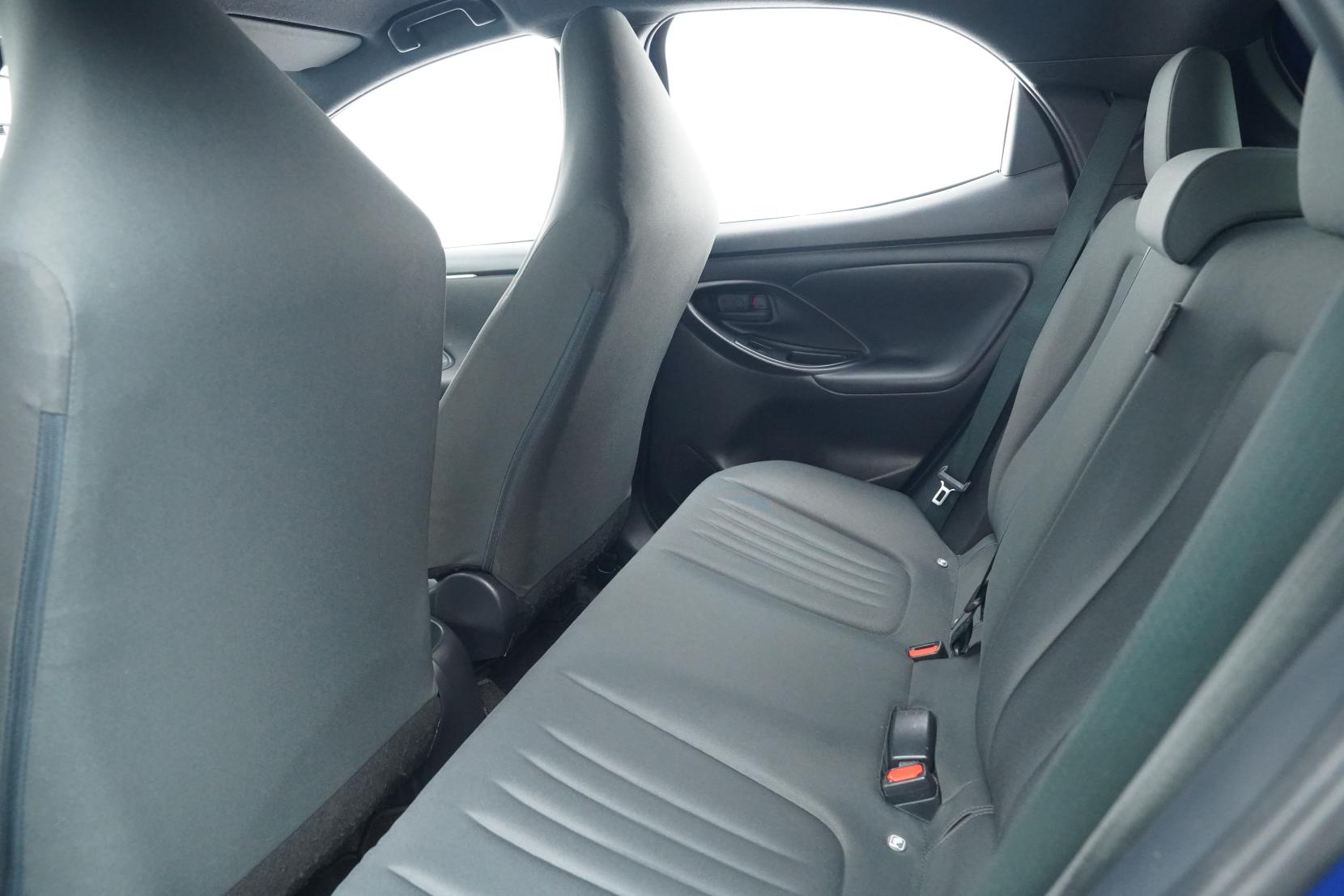 Toyota Yaris Hybrid X