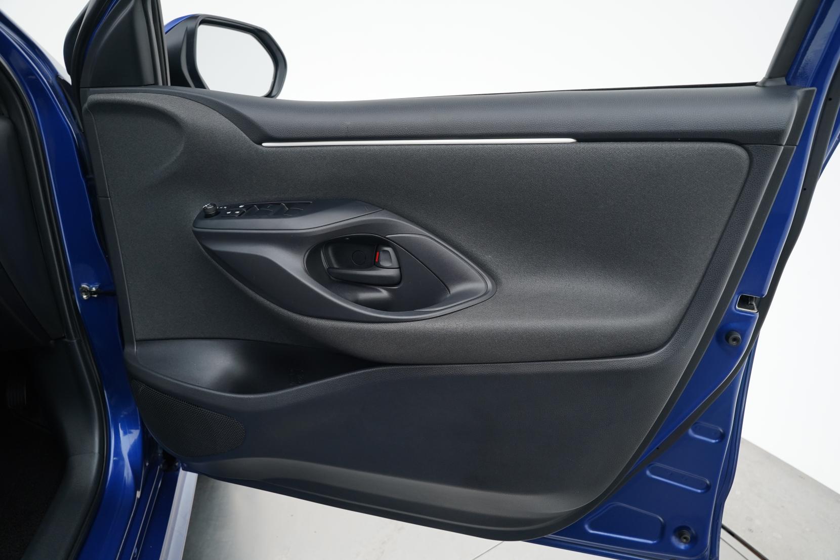 Toyota Yaris Hybrid X