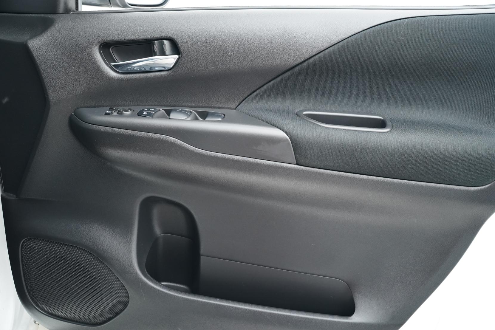 Nissan Serena (1991 – present) 2.0 Hybrid Highway Star V