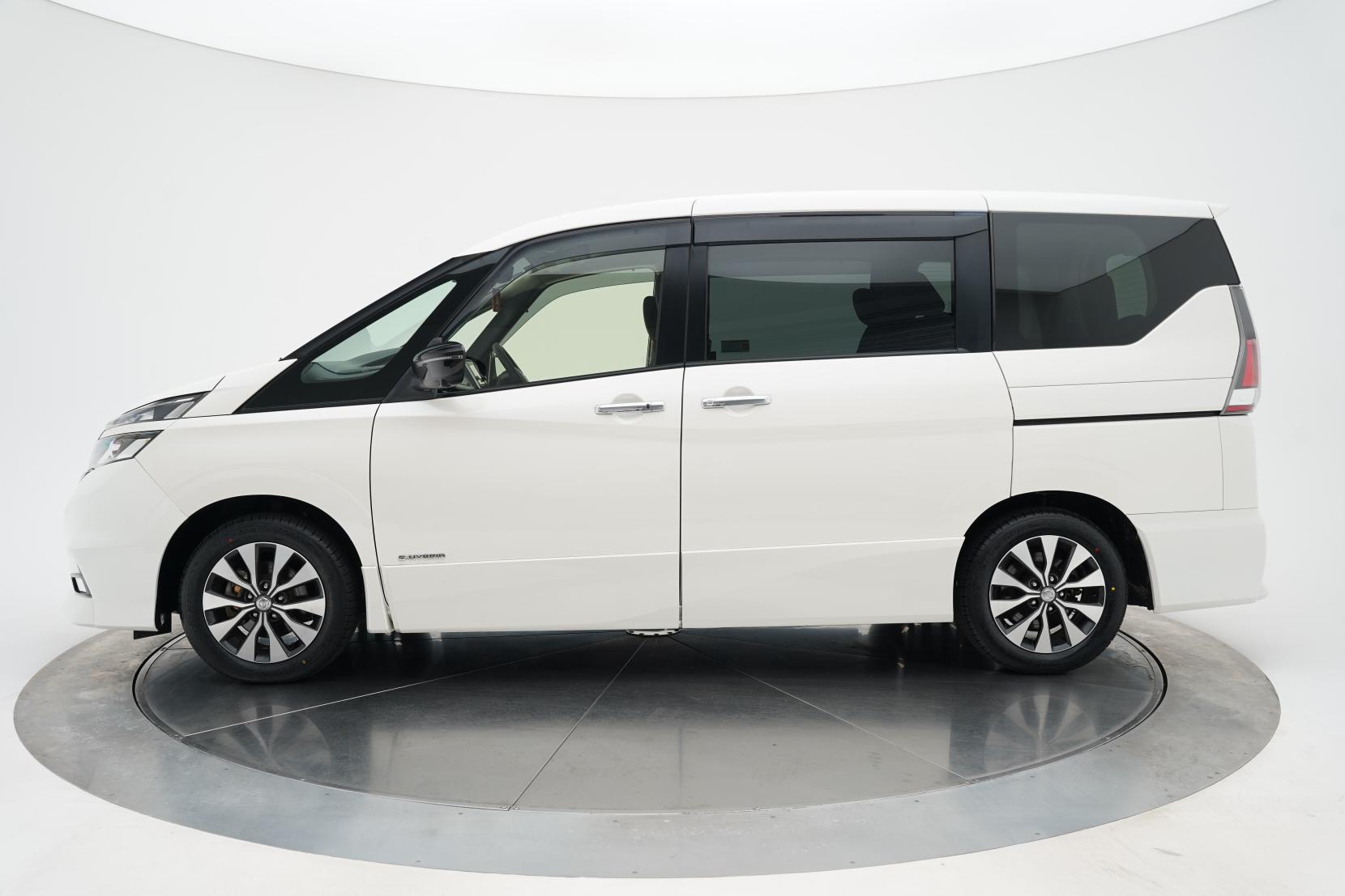 Nissan Serena (1991 – present) 2.0 Hybrid Highway Star V