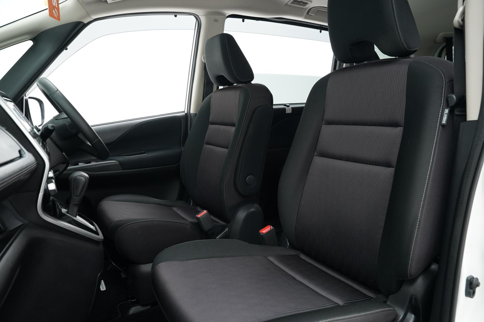 Nissan Serena (1991 – present) 2.0 Hybrid Highway Star V