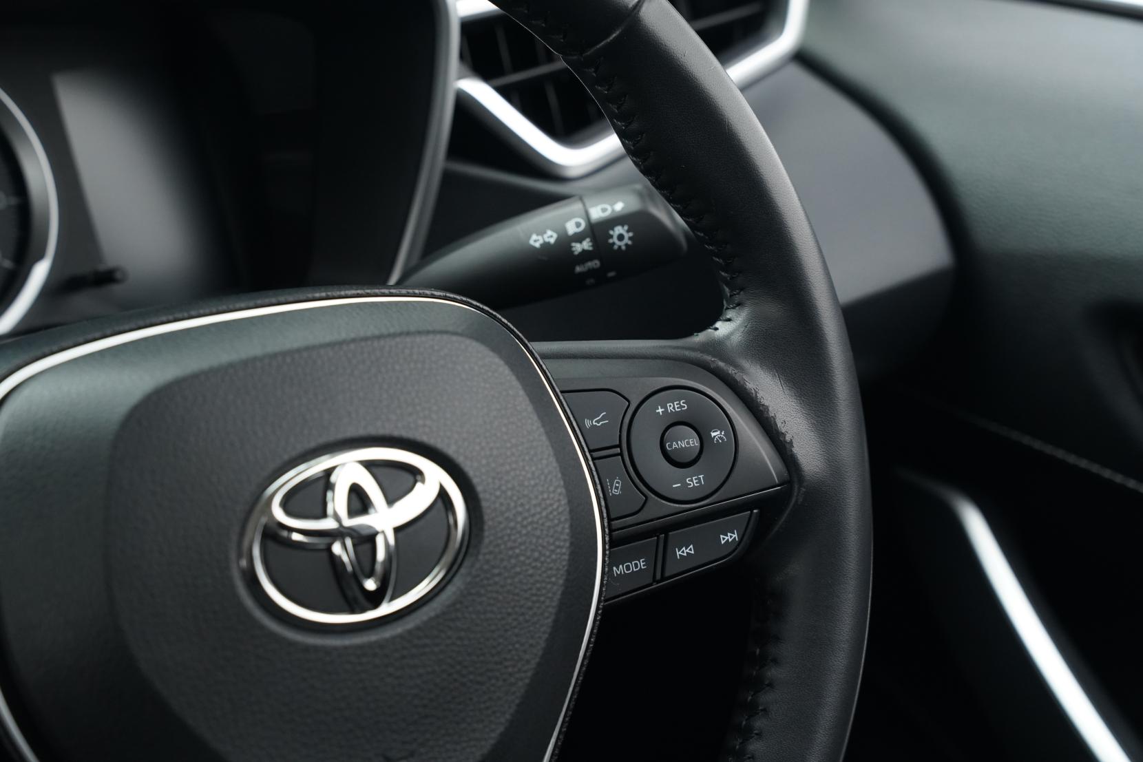 Toyota Corolla 1.8 Touring Wagon Hybrid G-X