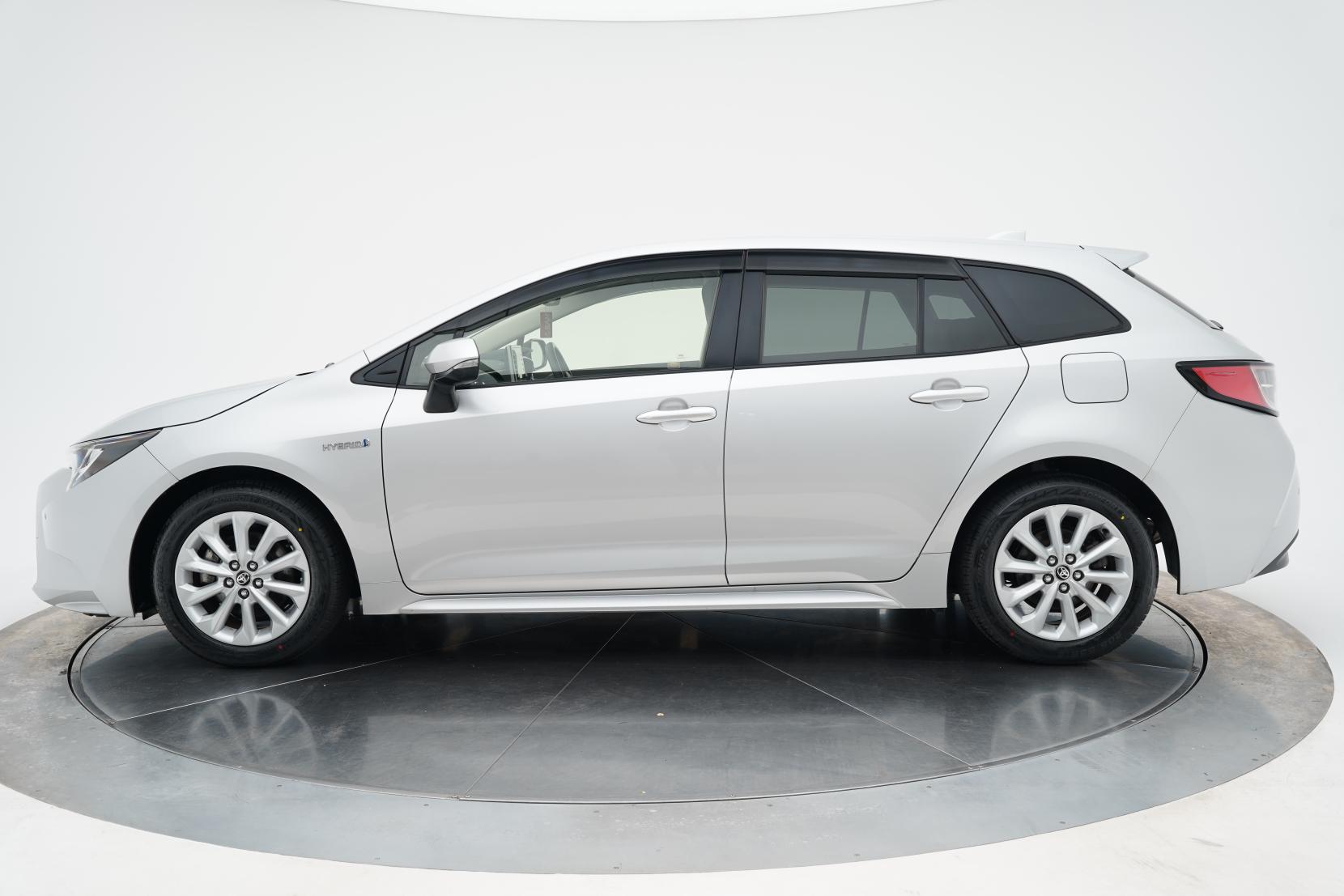 Toyota Corolla Touring Hybrid S 4wd