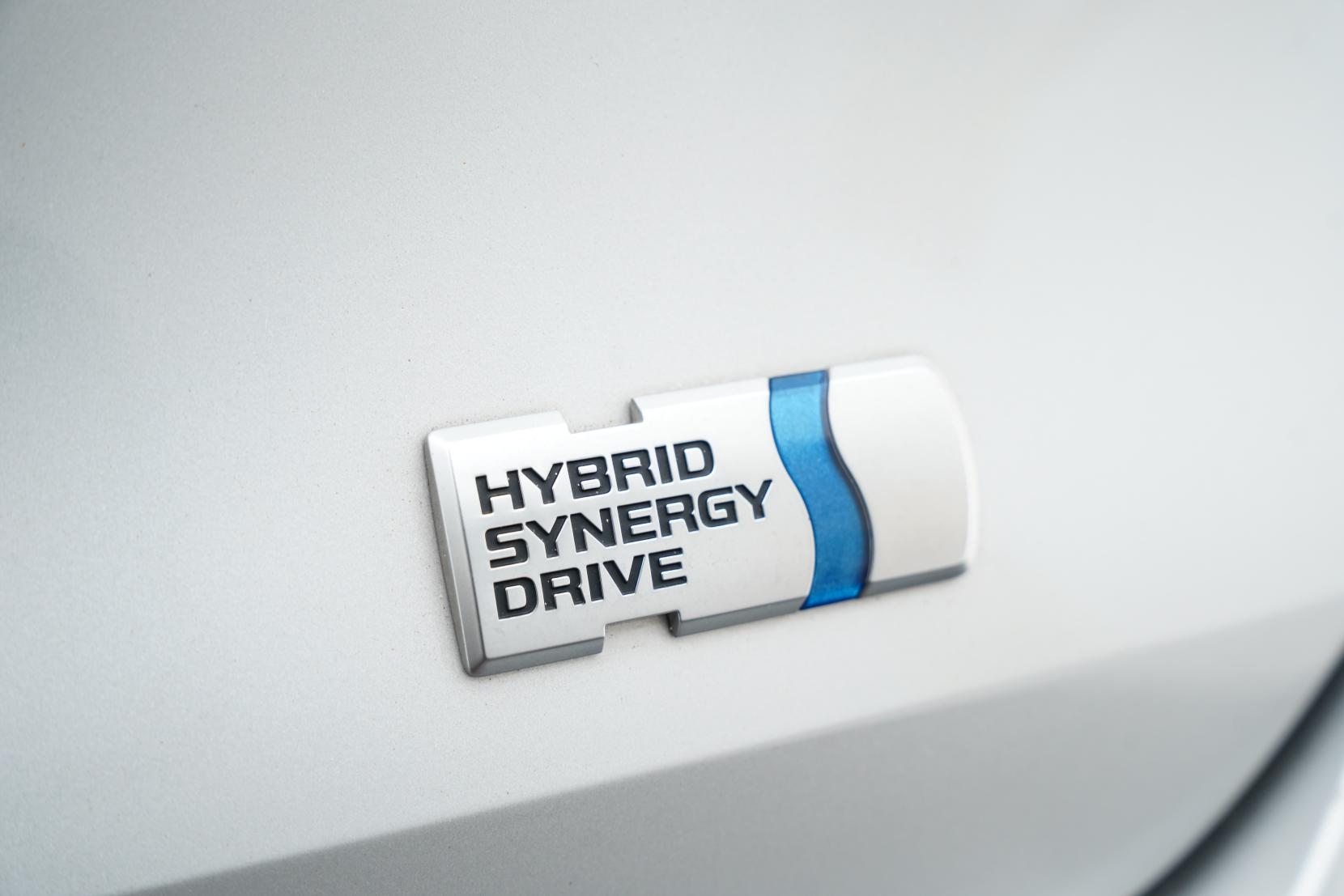 Toyota Corolla Touring Hybrid S 4wd
