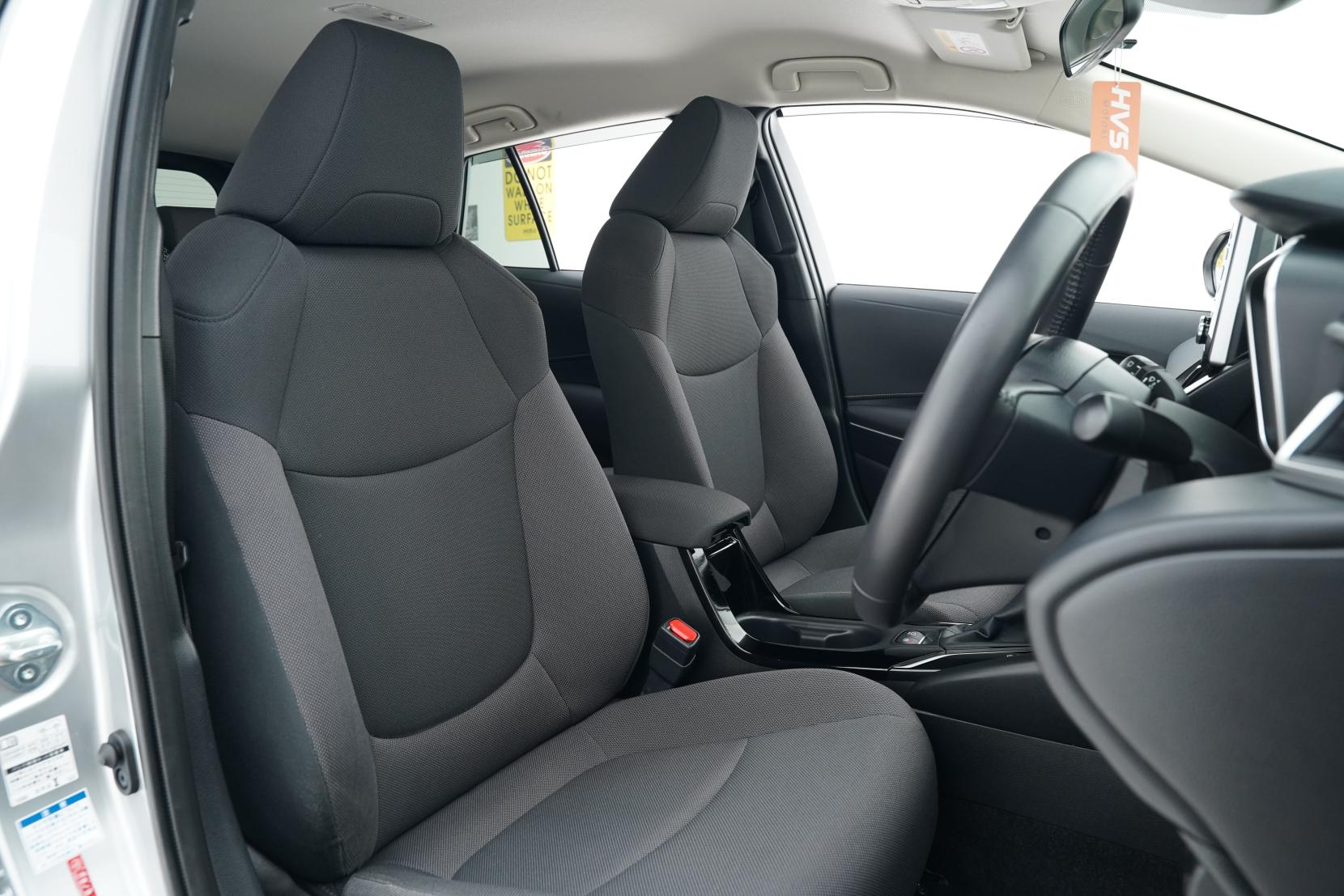 Toyota Corolla Touring Hybrid S 4wd