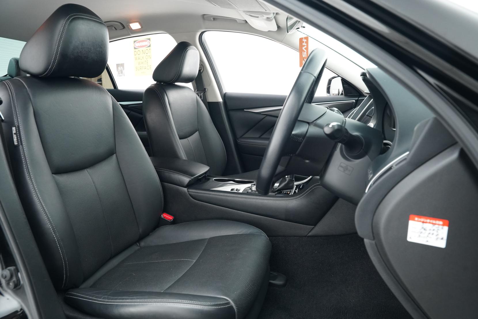 Nissan Skyline 3.5 350GT Leather