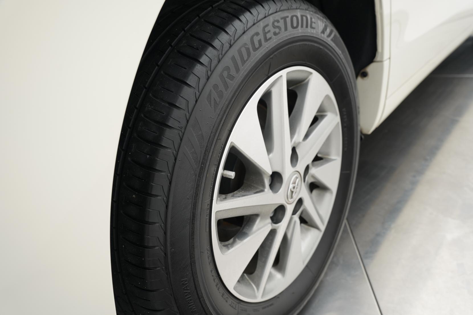 Toyota Alphard 2.4 HYBRID G 4WD