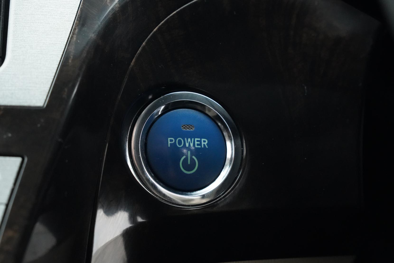 Toyota Prius 1.8 Hybrid S My COORDE