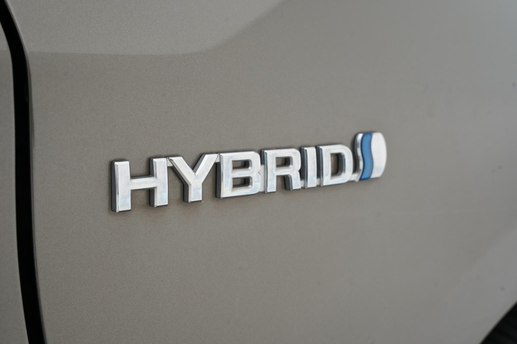 Toyota Prius 1.8 Hybrid S My COORDE