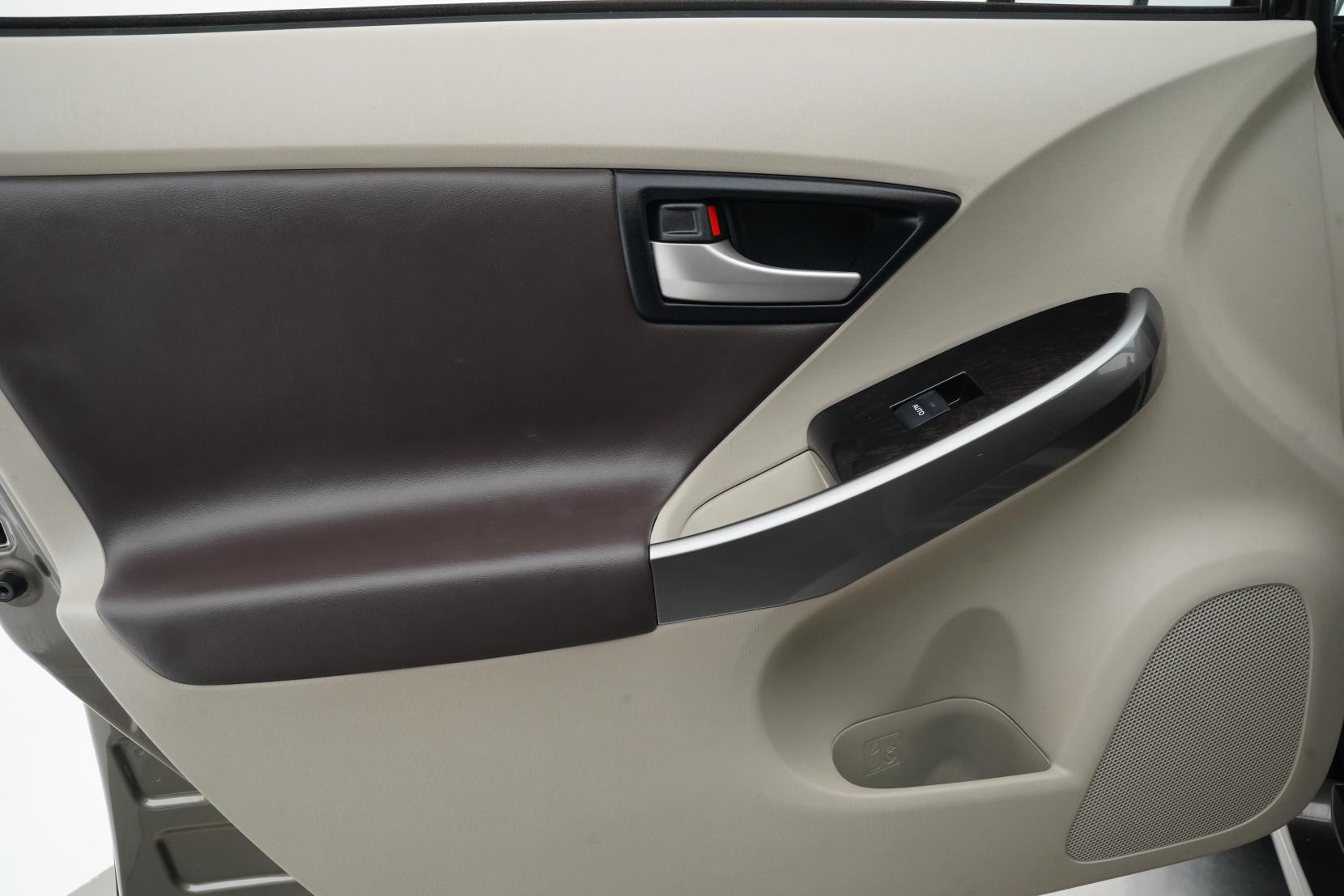 Toyota Prius 1.8 Hybrid S My COORDE