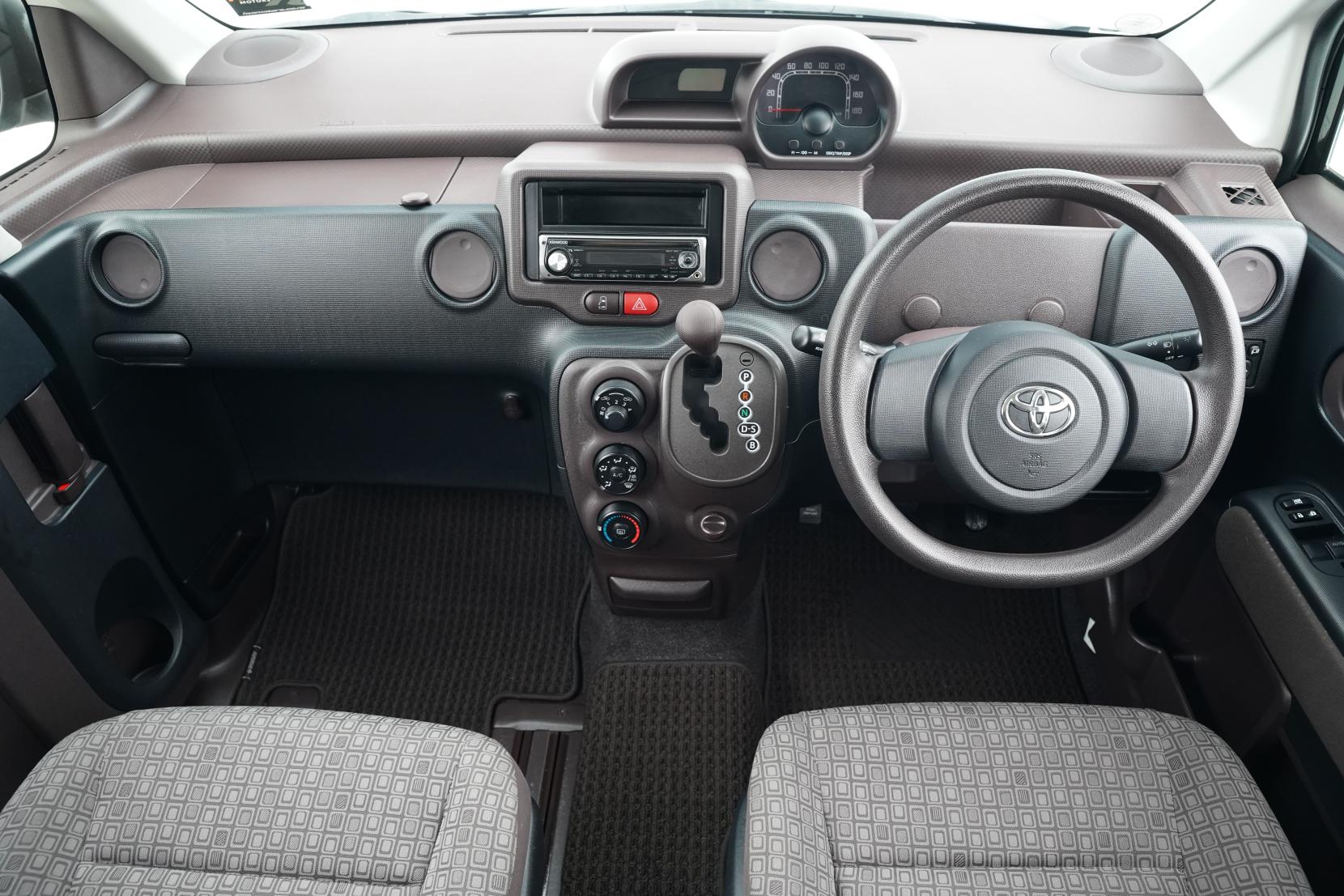 Toyota Spade 1.3 X