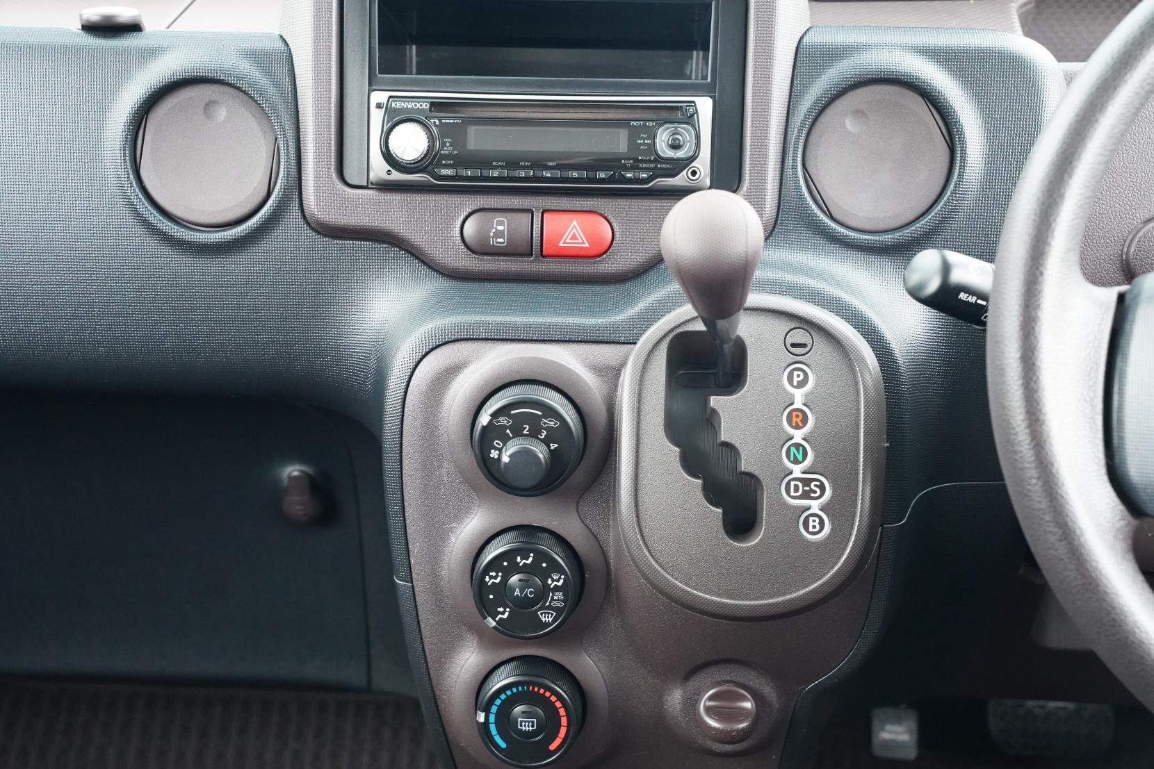 Toyota Spade 1.3 X