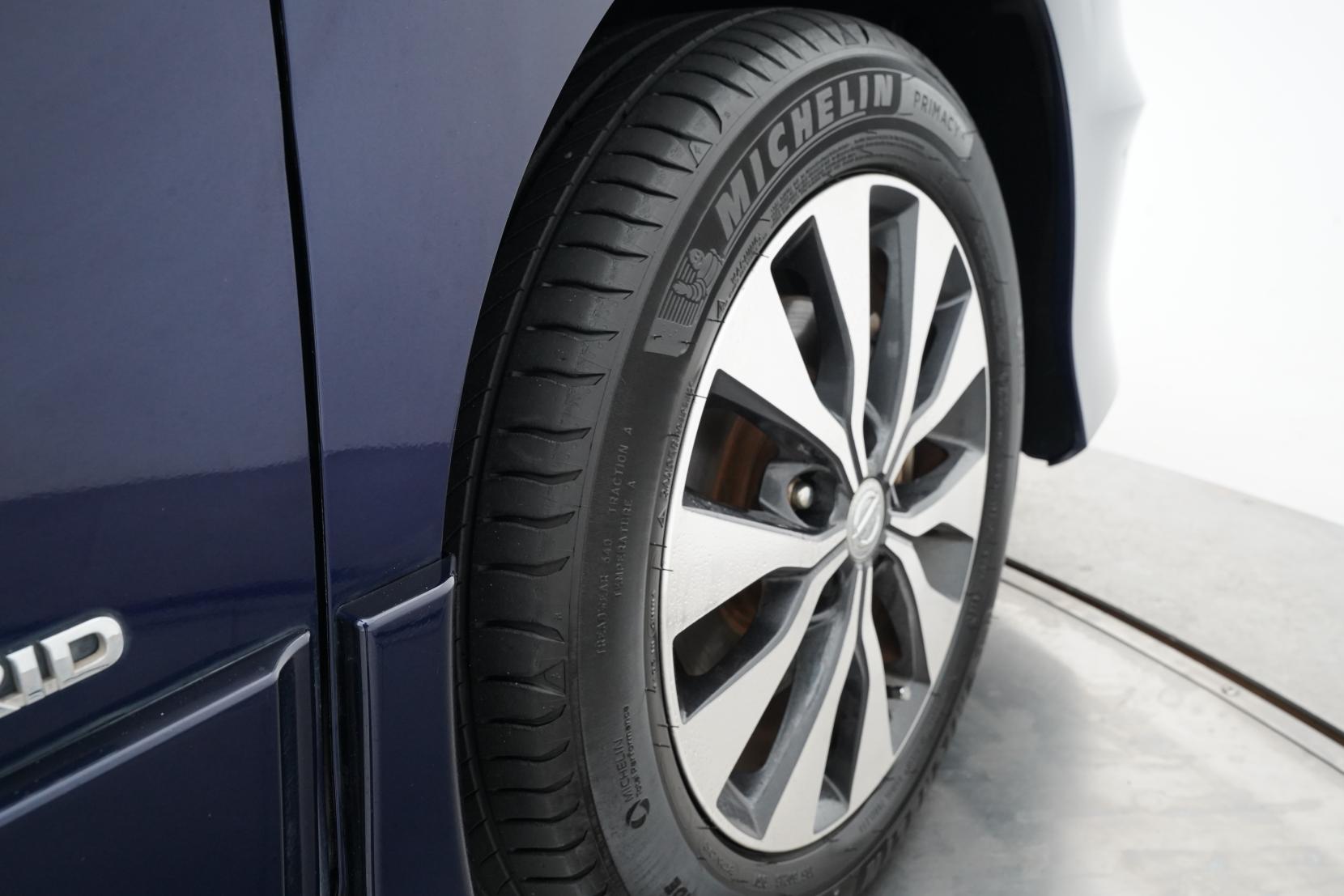 Nissan Serena (1991 – present) 2.0 Hybrid Highway Star V