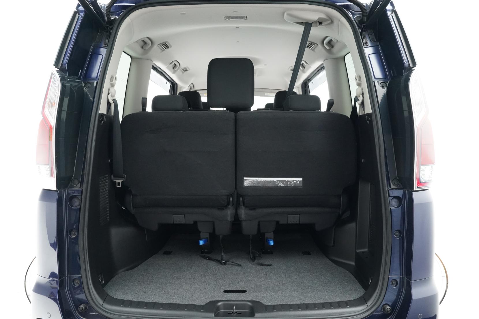 Nissan Serena (1991 – present) 2.0 Hybrid Highway Star V