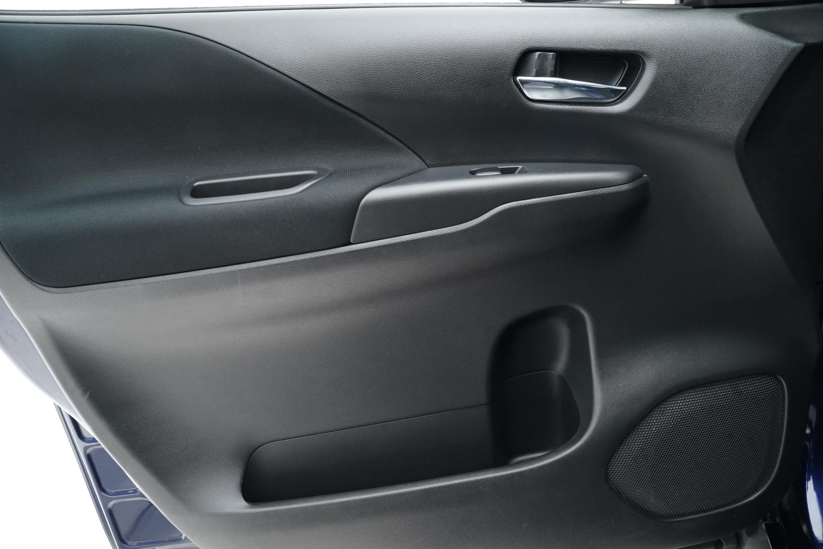 Nissan Serena (1991 – present) 2.0 Hybrid Highway Star V