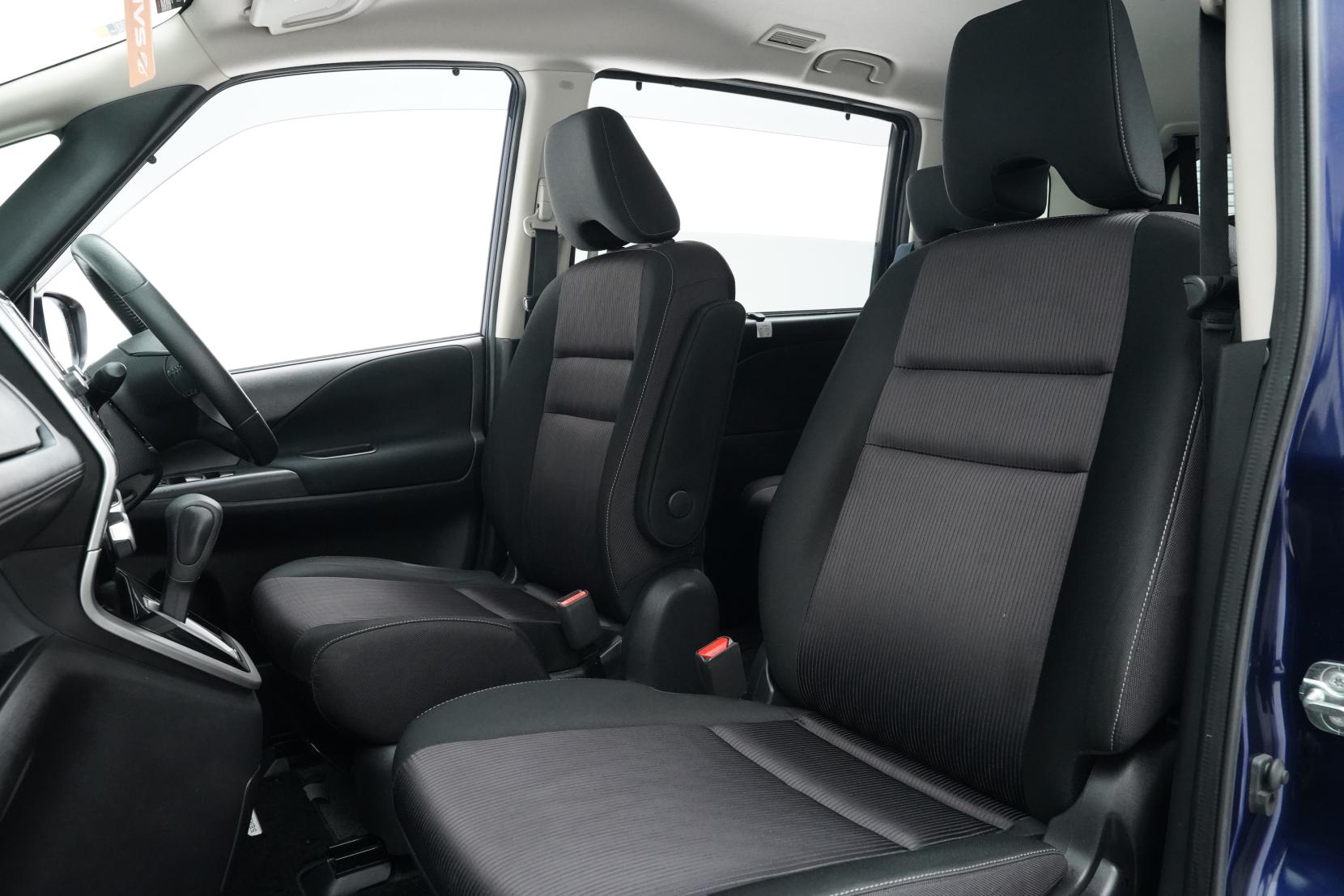 Nissan Serena (1991 – present) 2.0 Hybrid Highway Star V