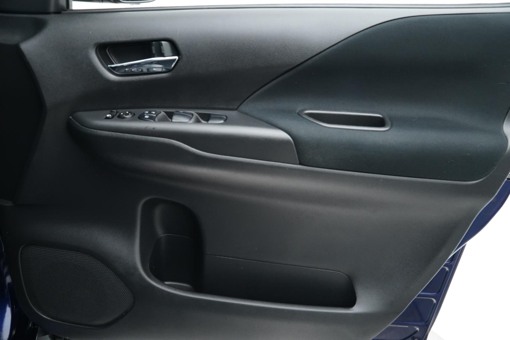 Nissan Serena (1991 – present) 2.0 Hybrid Highway Star V