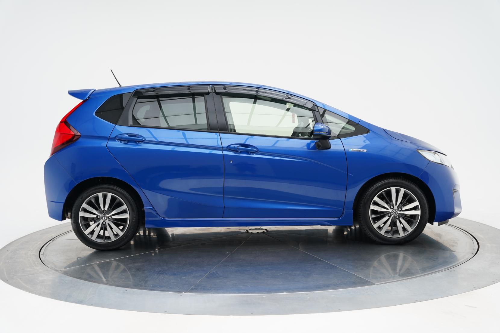 Honda Fit 1.5 HYBRID S PACKAGE