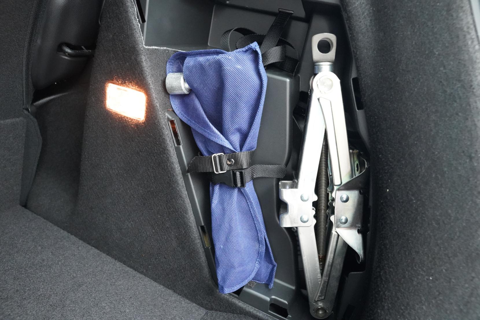 Honda Fit 1.5 HYBRID S PACKAGE