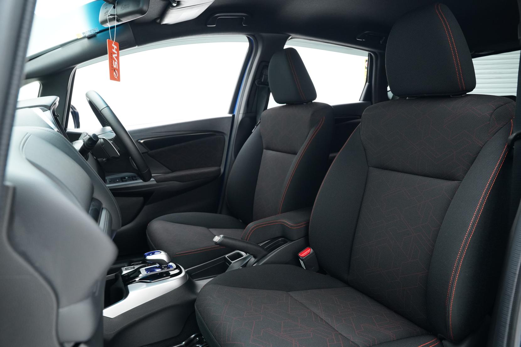 Honda Fit 1.5 HYBRID S PACKAGE