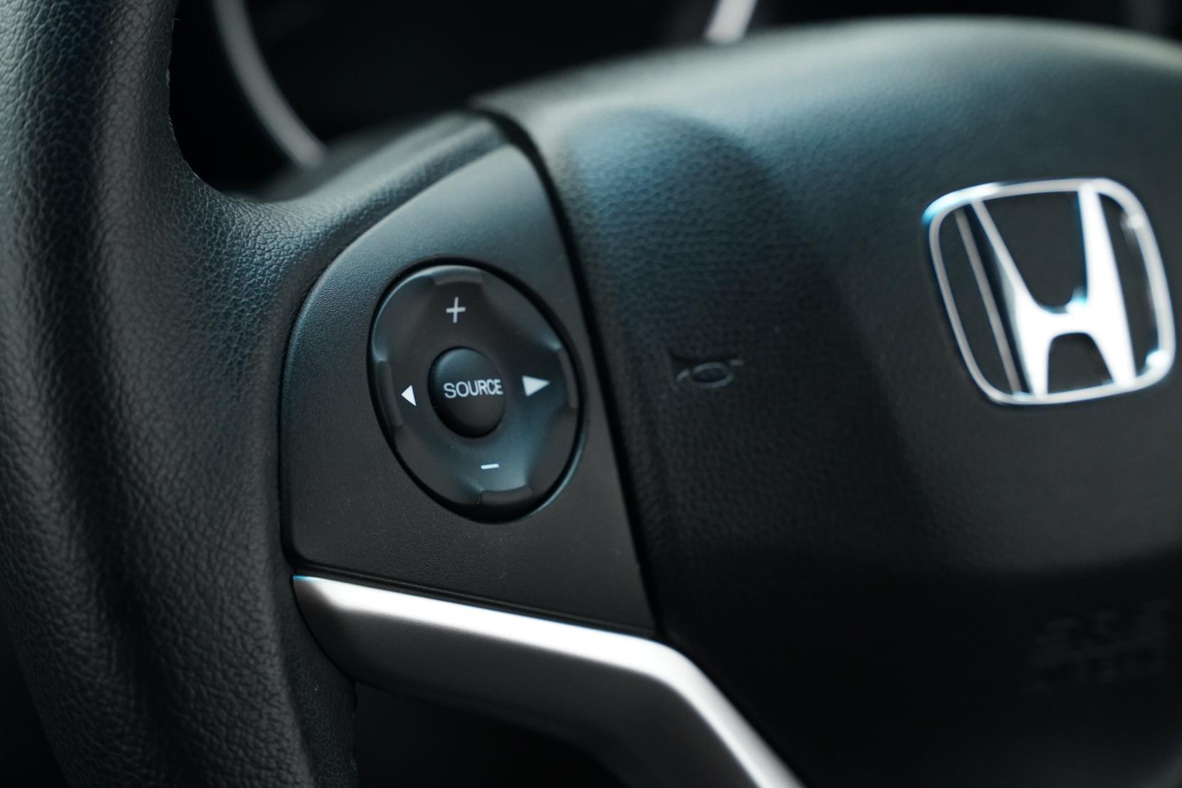 Honda Fit 1.5 HYBRID S PACKAGE