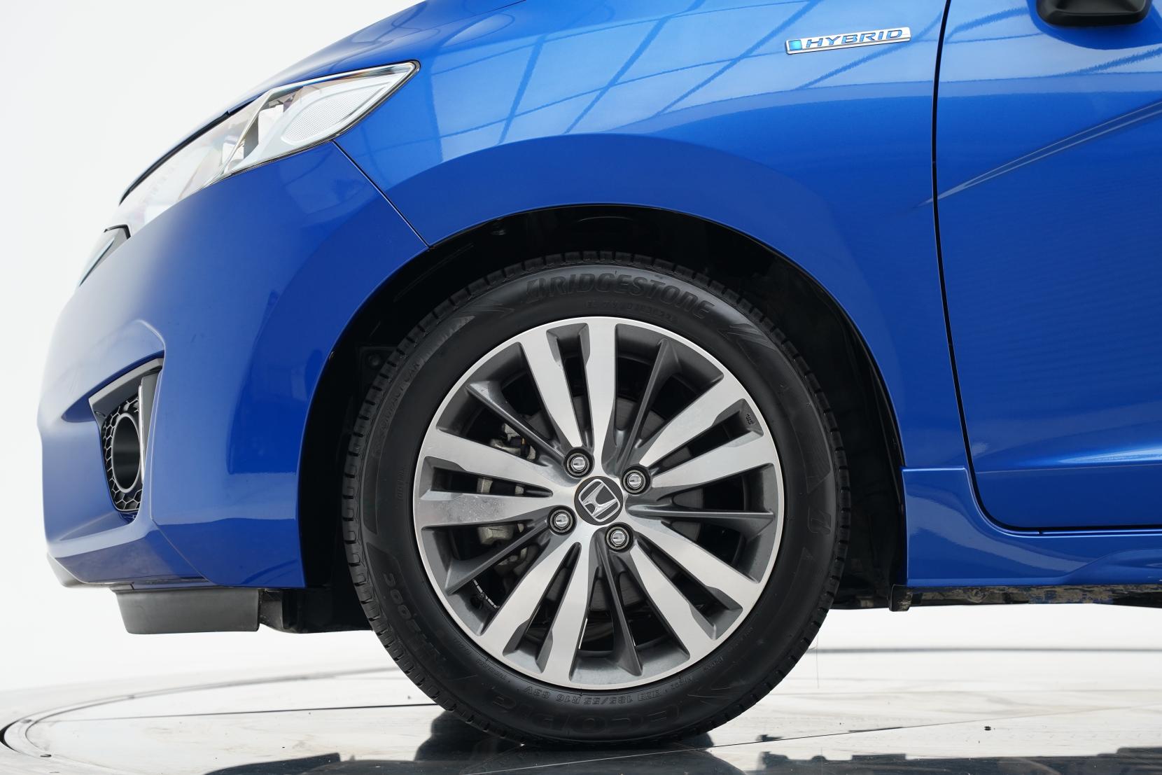 Honda Fit 1.5 HYBRID S PACKAGE