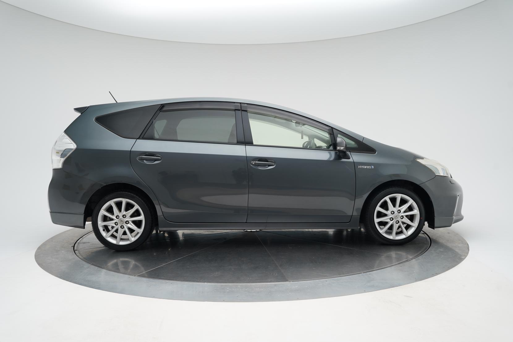 Toyota Prius 1.8 ALPHA S TOURING