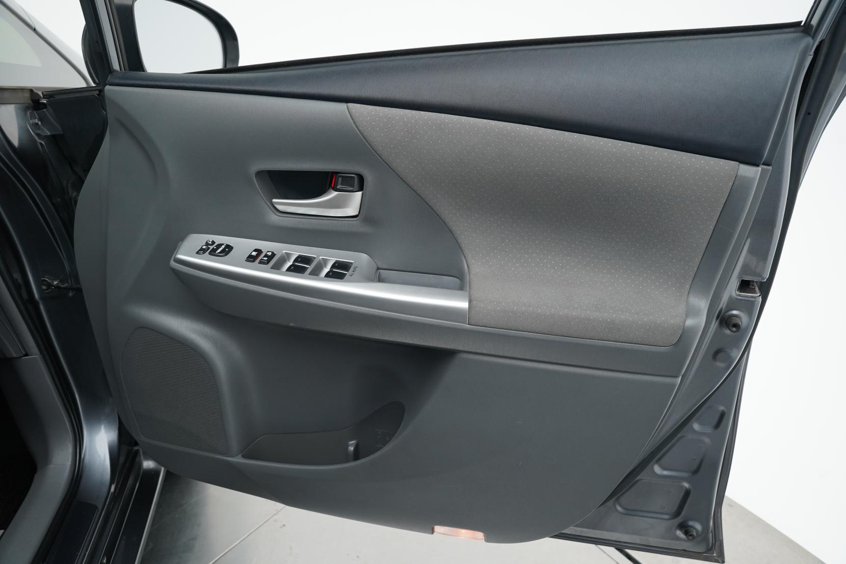 Toyota Prius 1.8 ALPHA S TOURING
