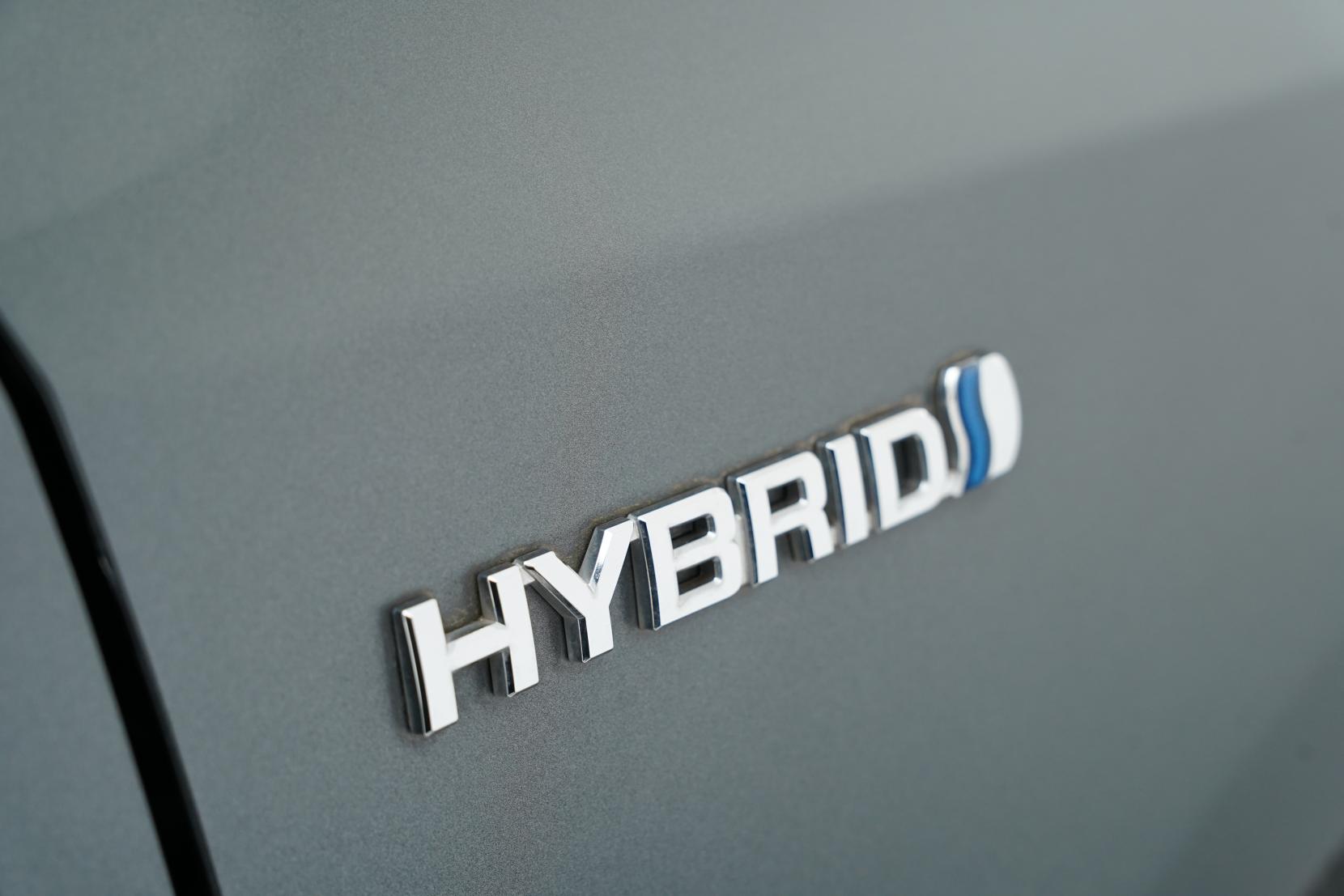 Toyota Prius 1.8 ALPHA S TOURING