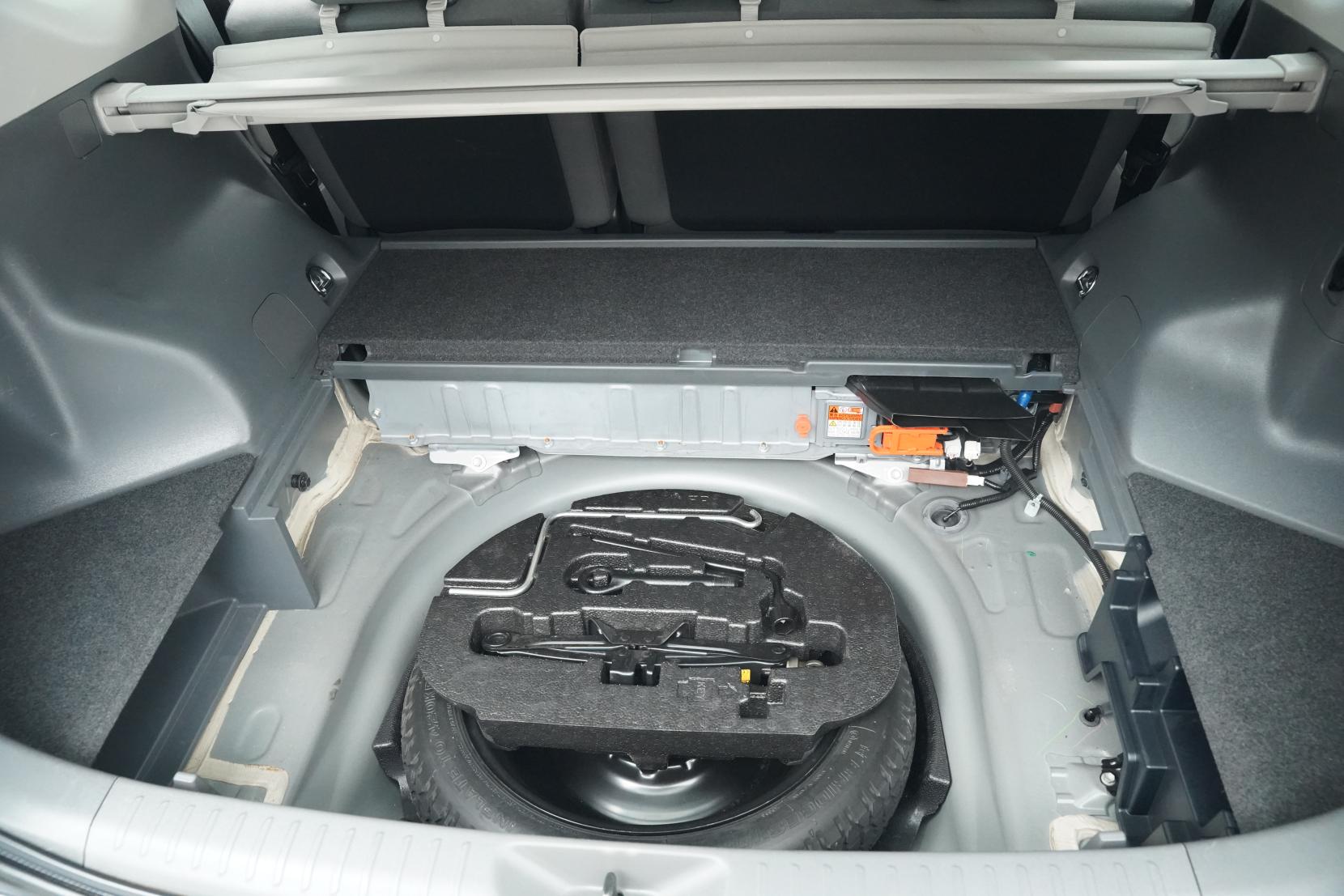 Toyota Prius 1.8 ALPHA S TOURING